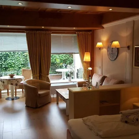 Sylter-besserburg-app-2p *